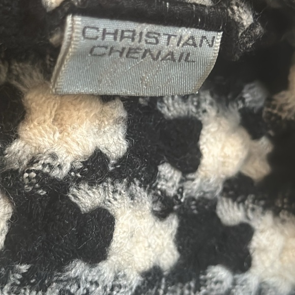 Scarf (believe it’s wool) - Picture 7 of 13